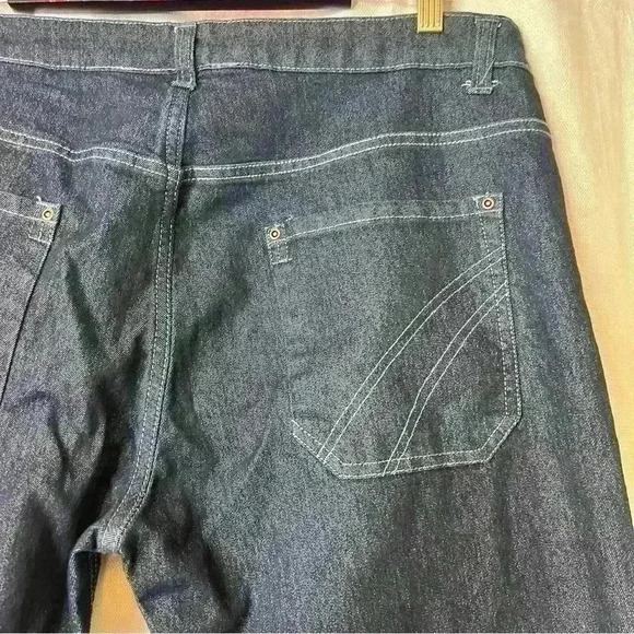 Apparel Collection Men’s 40R Jeans - Picture 5 of 5